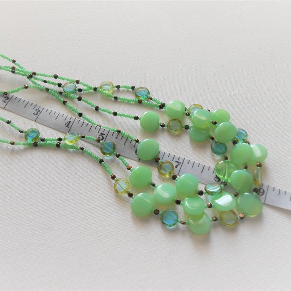 Green Oval Disk and Seed Bead Necklace - Picture 4 of 6